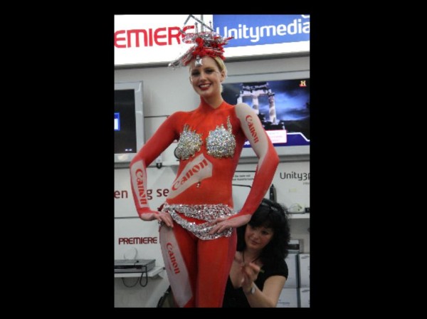 Making-Off-Bodypainting-Service-Media-Markt Making-Off-Bodypainting-Service-Media-Markt