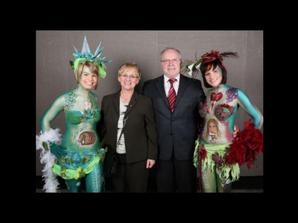 Bodypainting-konservative-Gäste-Weingut Bodypainting-konservative-Gäste-Weingut